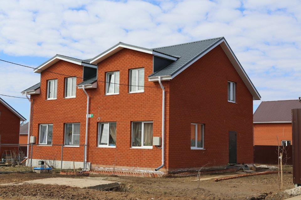   Особенности двухэтажных домов из газобетона от компании застройщика